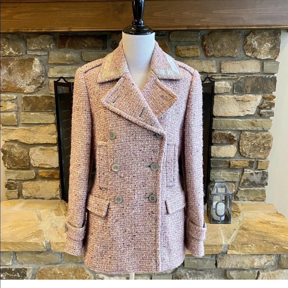 Coach - Picture 2 of 4